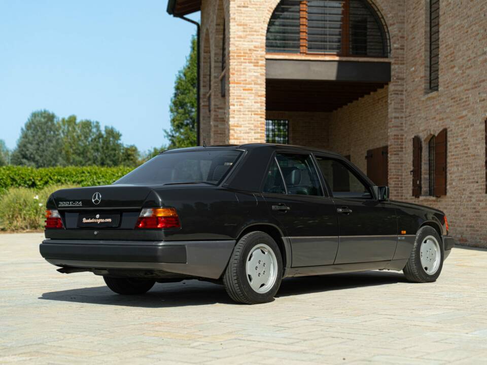 Bild 6/50 von Mercedes-Benz 300 E-24 (1989)