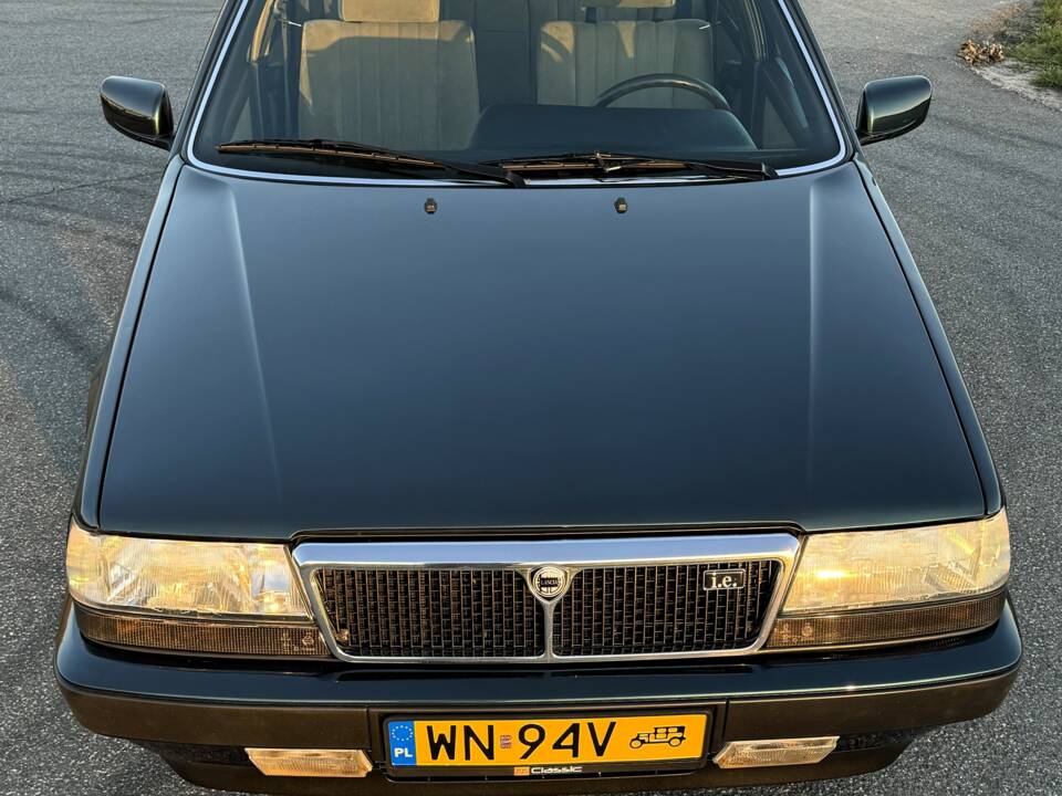 Image 2/74 of Lancia Thema I.E. (1991)