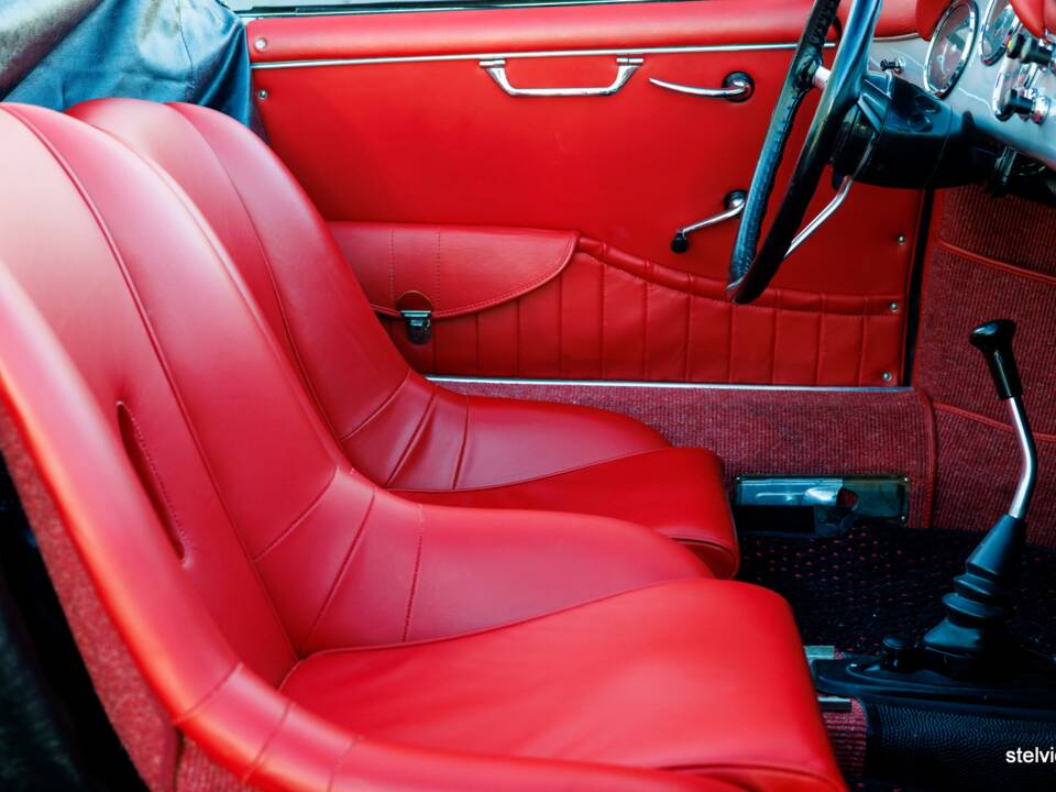 Image 32/48 of Porsche 356 B 1600 Super 90 (1960)