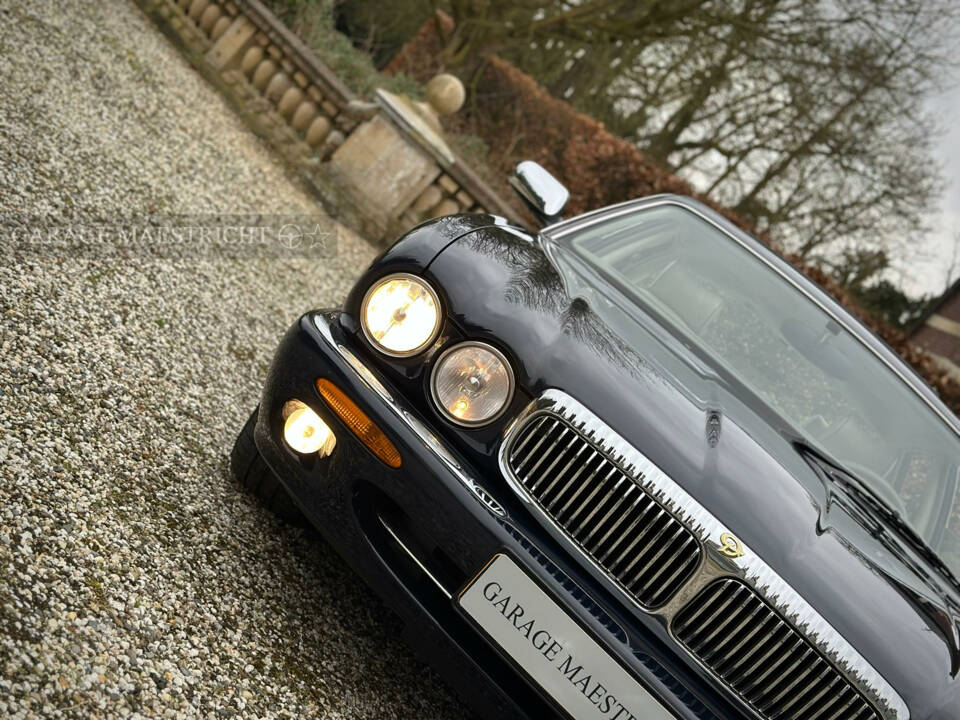 Image 8/96 de Daimler Super V8 (1997)