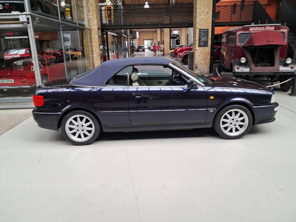 Immagine 19/24 di Audi Cabriolet 2.6 (1997)