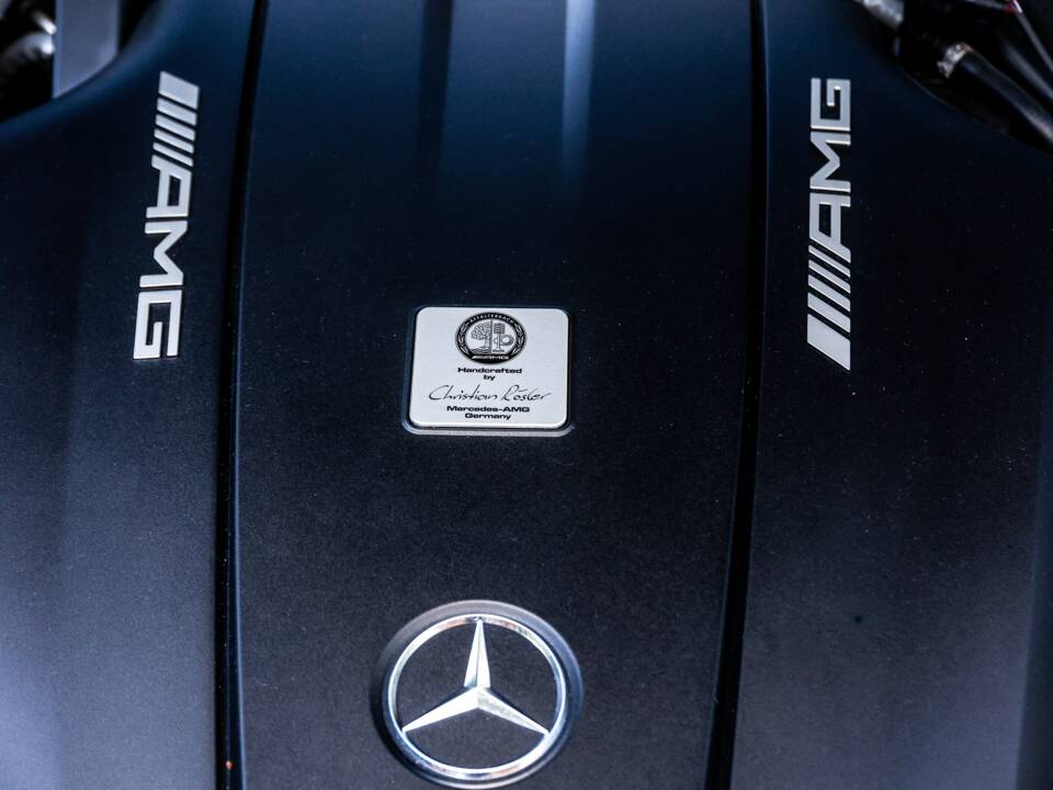 Bild 28/35 von Mercedes-AMG GT-S (1900)