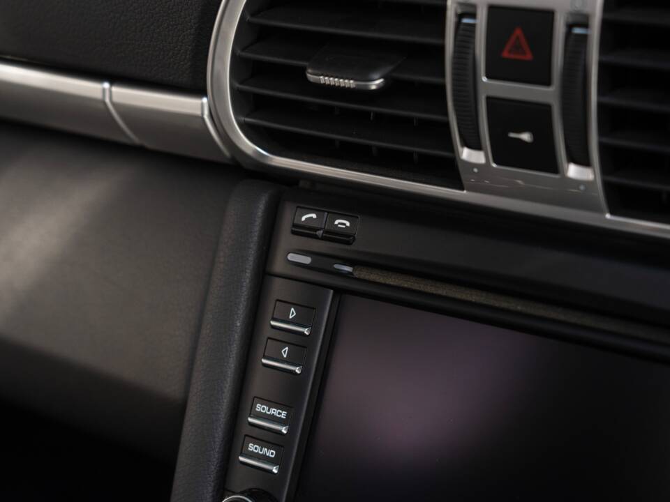 Image 22/54 of Porsche 911 Carrera GTS (2011)