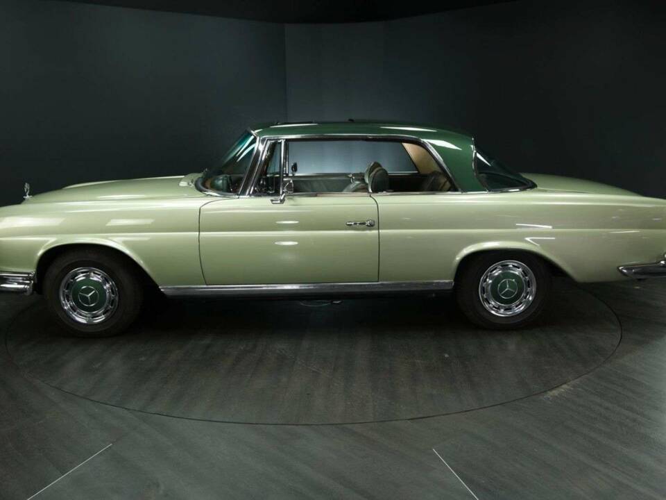 Image 3/30 of Mercedes-Benz 280 SE (1970)