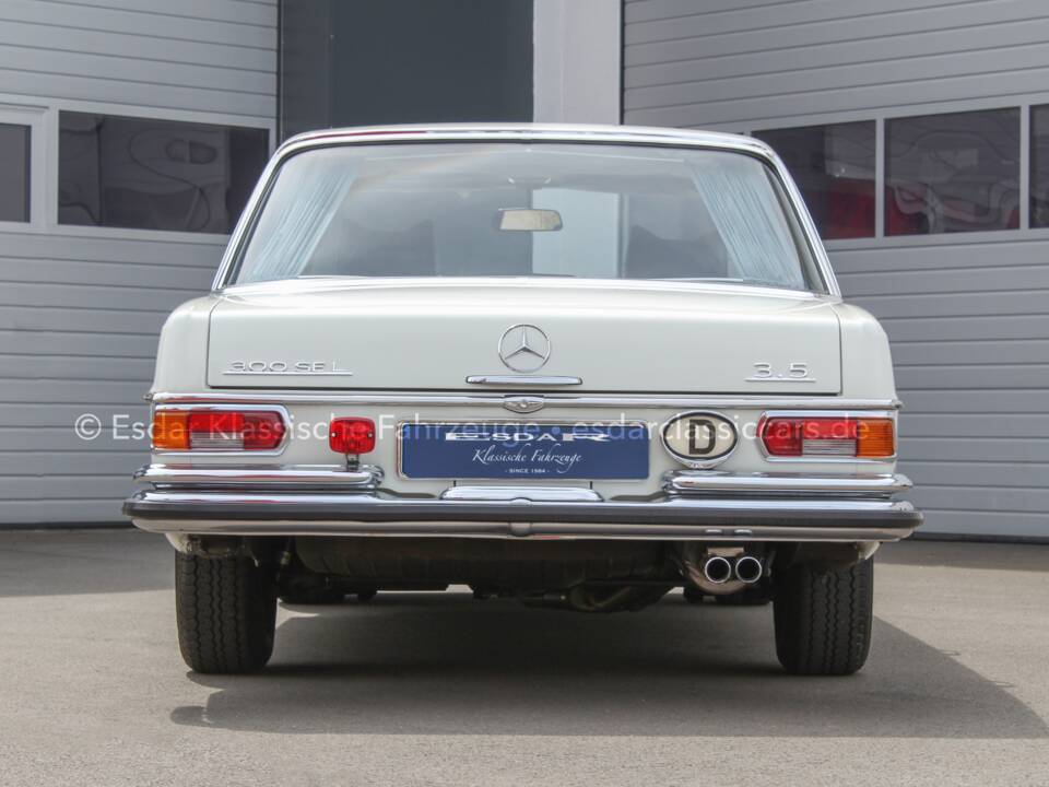 Image 6/35 de Mercedes-Benz 300 SEL 3.5 (1971)