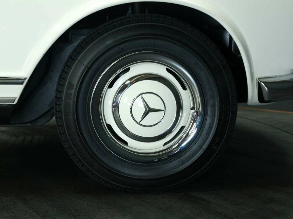 Image 50/50 of Mercedes-Benz 230 SL (1965)