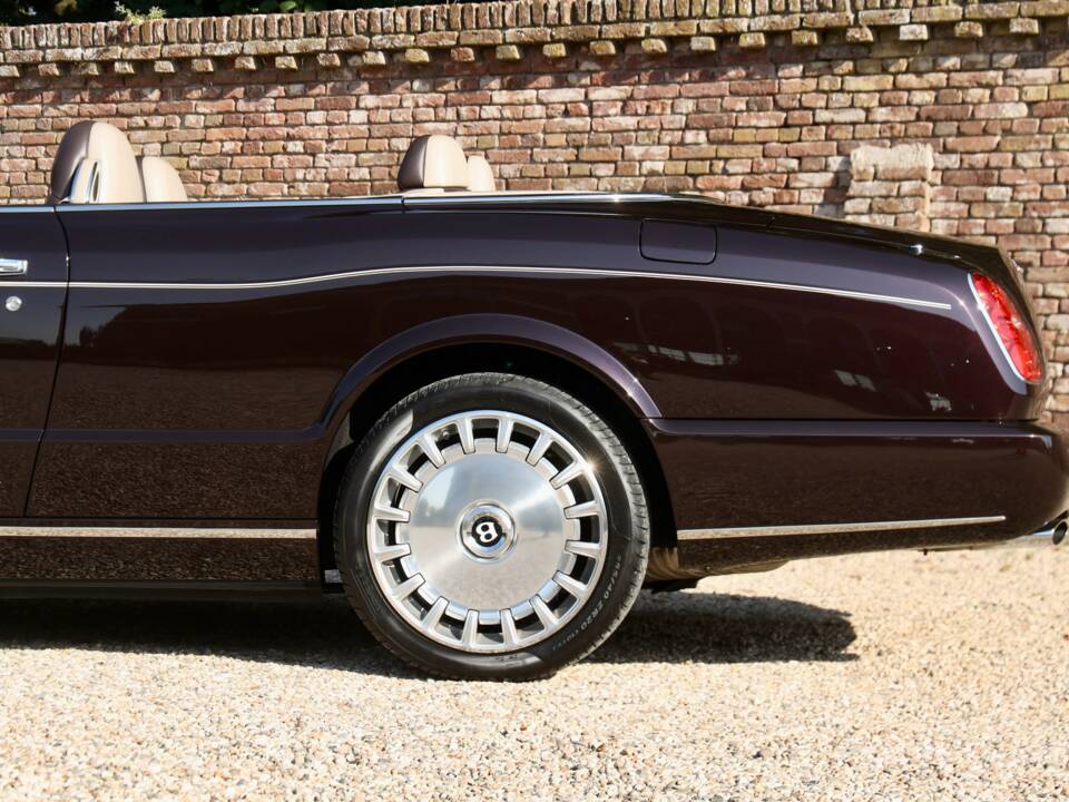 Image 28/50 de Bentley Azure (2008)