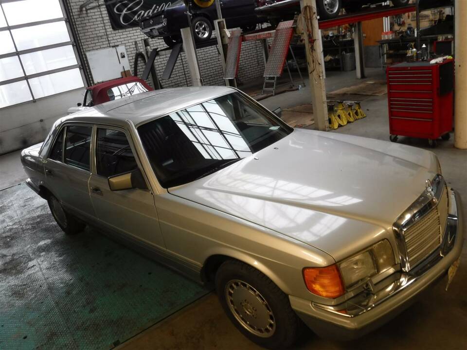 Image 14/31 de Mercedes-Benz 420 SEL (1986)