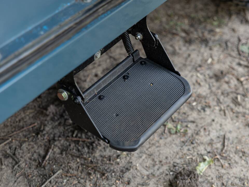 Bild 16/50 von Land Rover 88 (1980)