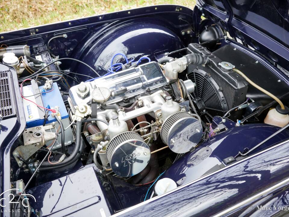 Image 16/45 of Triumph TR 4A (1966)