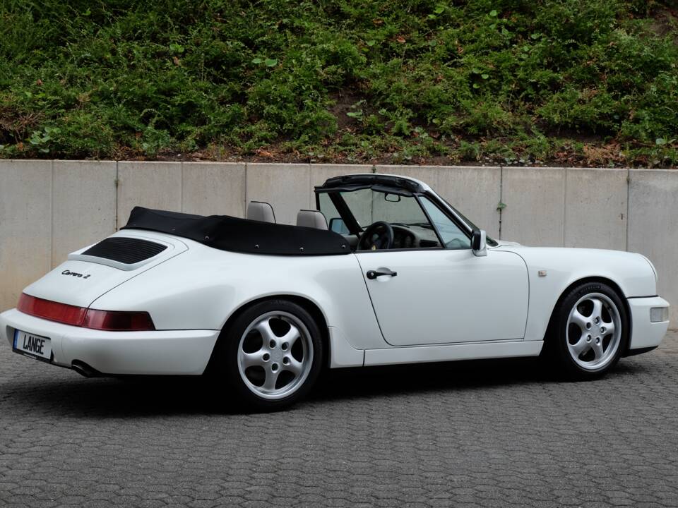 Image 11/60 de Porsche 911 Carrera 2 (1991)