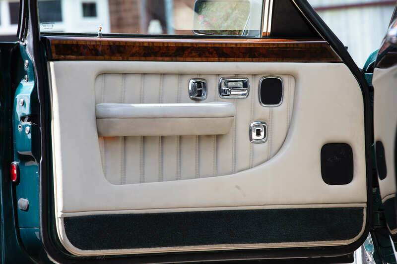 Bild 46/50 von Bentley Turbo R (1996)