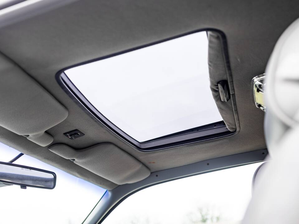 Image 39/50 of CMC Tiffany (1988)