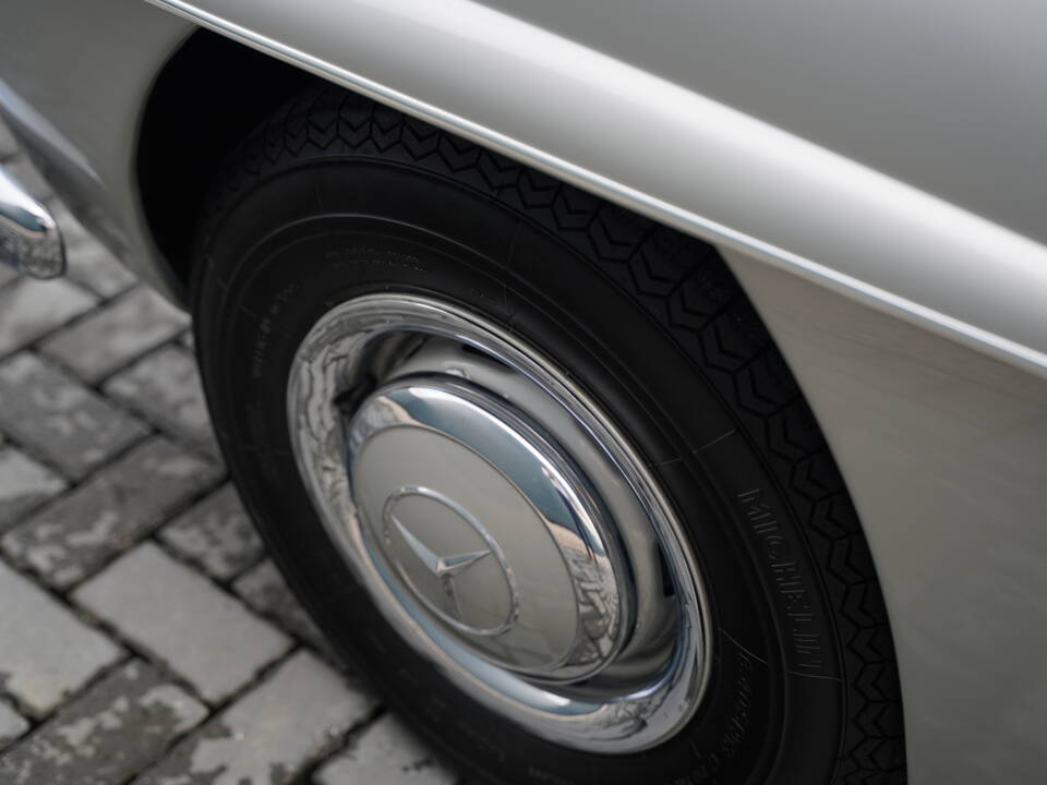 Image 49/50 de Mercedes-Benz 190 SL (1960)