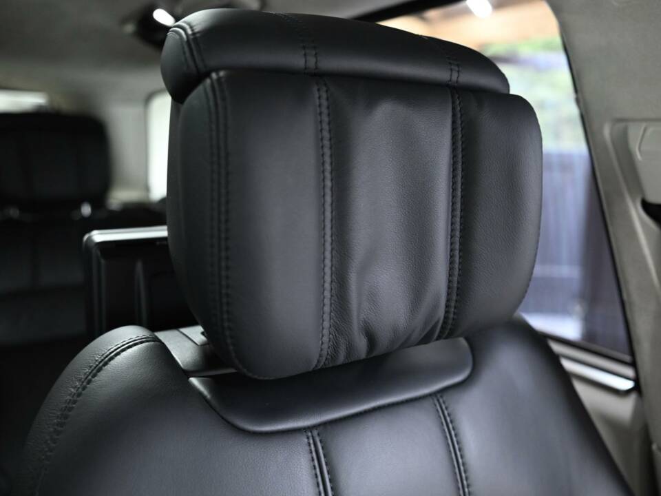 Bild 37/50 von Land Rover Range Rover Autobiography SDV8 (2018)