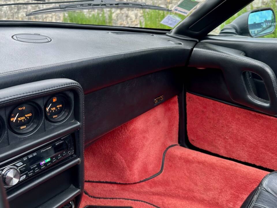Bild 39/86 von Ferrari 328 GTS (1988)