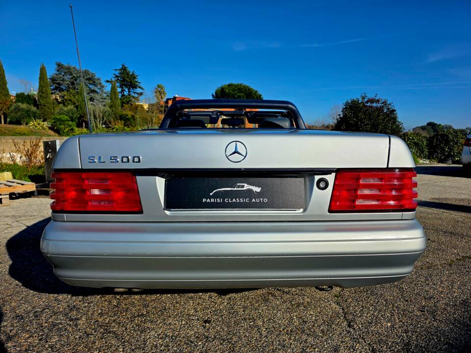 Bild 7/38 von Mercedes-Benz SL 500 (1998)