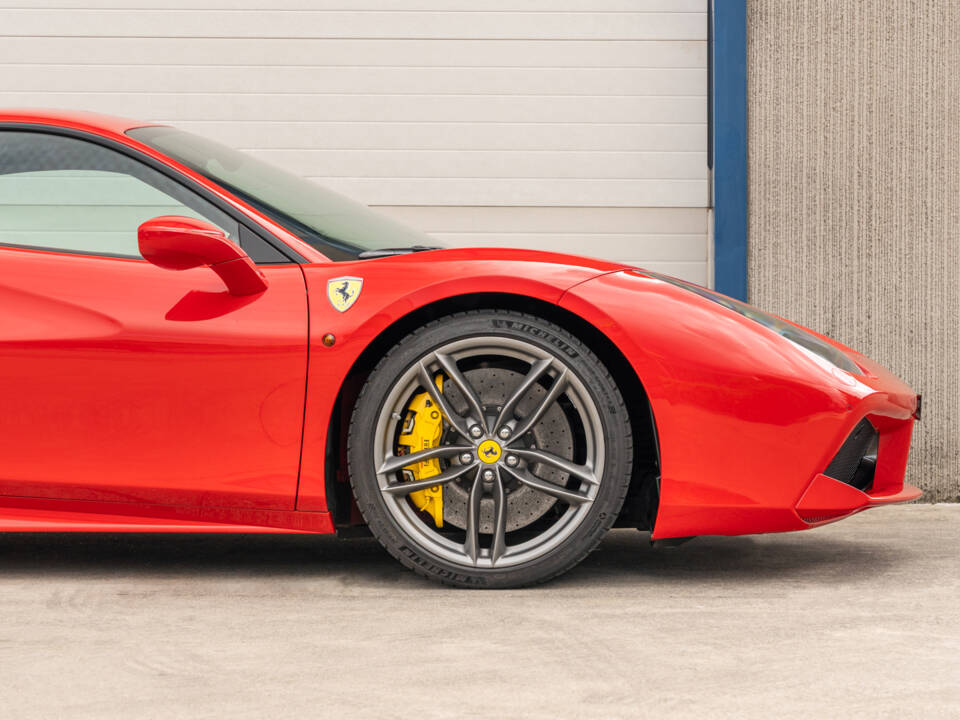 Immagine 11/85 di Ferrari 488 GTB (2015)