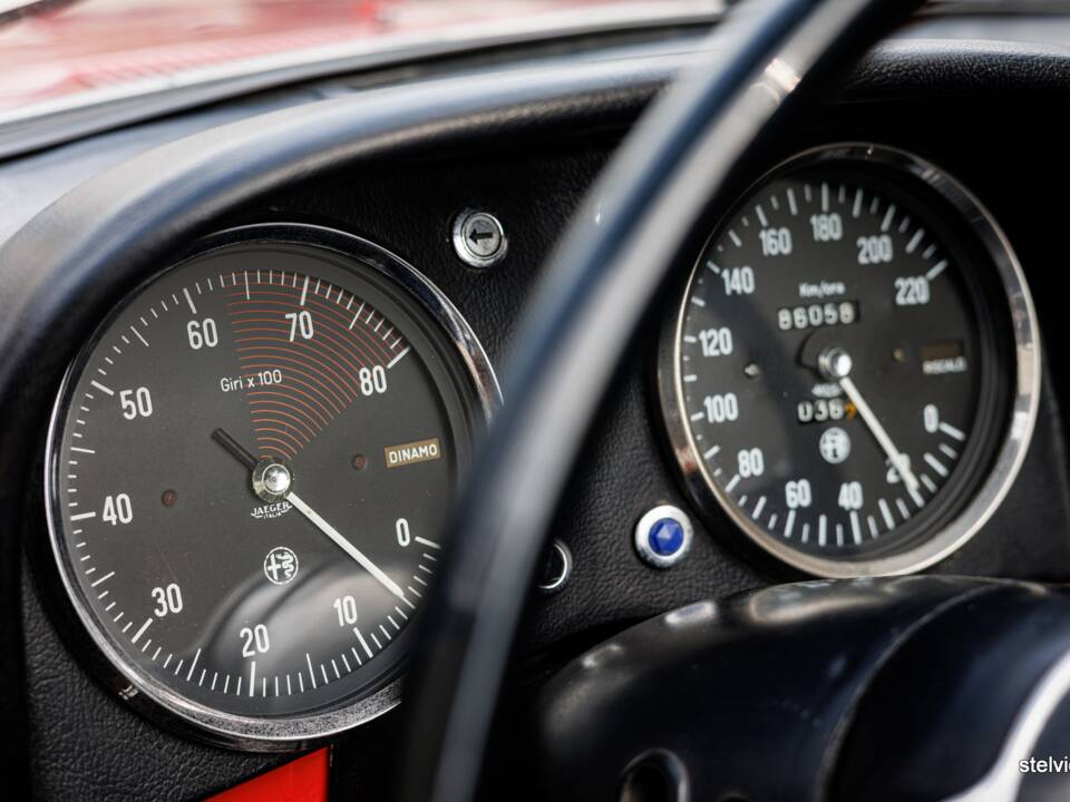 Afbeelding 29/50 van Alfa Romeo 1600 Spider Duetto (1967)