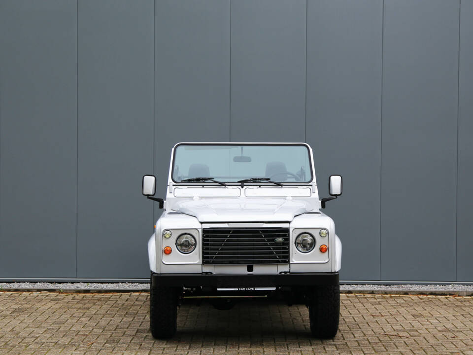 Image 17/49 de Land Rover Defender 90 (1990)