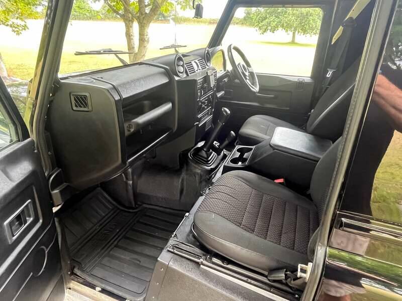 Image 12/25 of Land Rover Defender 90 TD4 (2010)