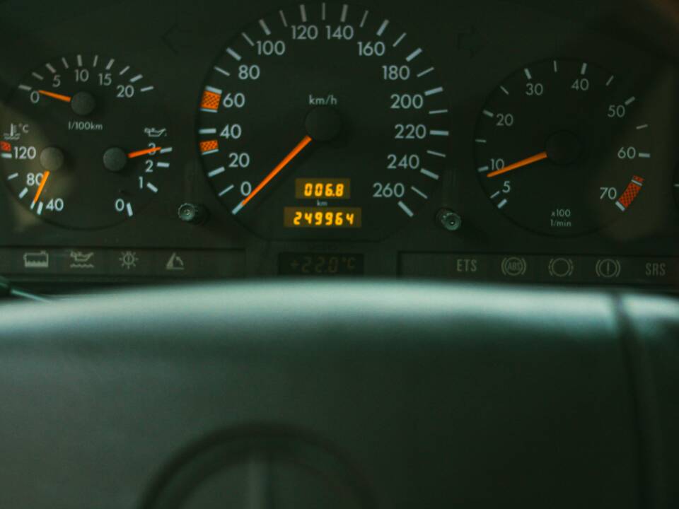 Image 42/50 of Mercedes-Benz SL 320 (1995)