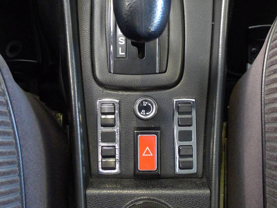 Immagine 2/42 di Mercedes-Benz 450 SEL 6,9 (1976)