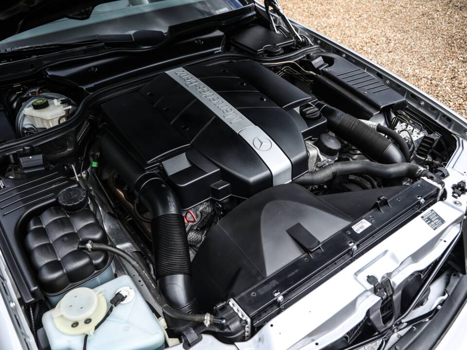 Image 38/43 of Mercedes-Benz SL 280 (2002)