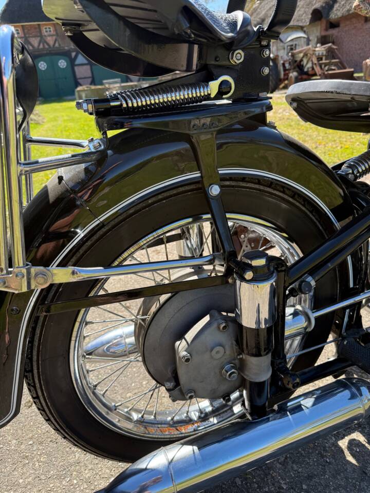 Immagine 4/17 di BMW R 51/3 (1953)