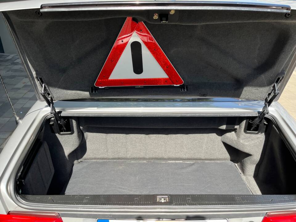 Image 21/24 of Mercedes-Benz SL 600 (1993)