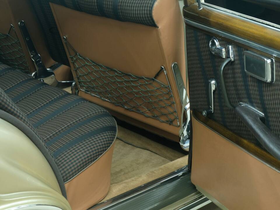 Image 41/50 of Mercedes-Benz 300 SE (1964)