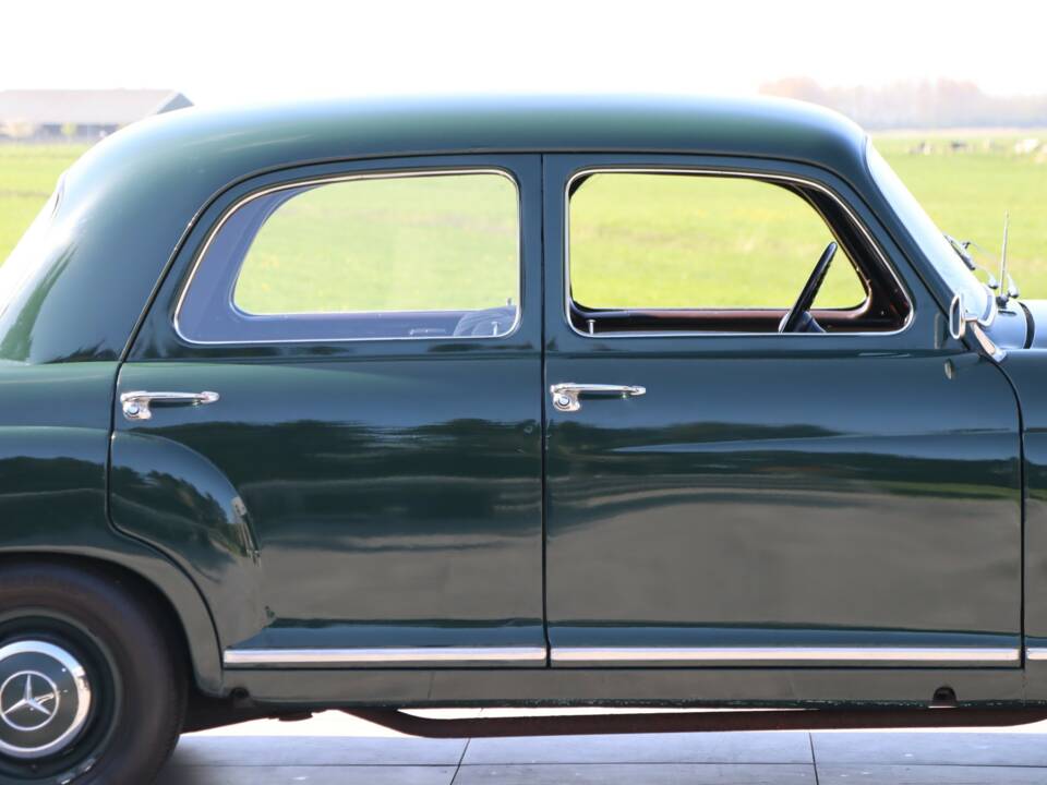 Image 32/50 of Mercedes-Benz 180 D (1958)