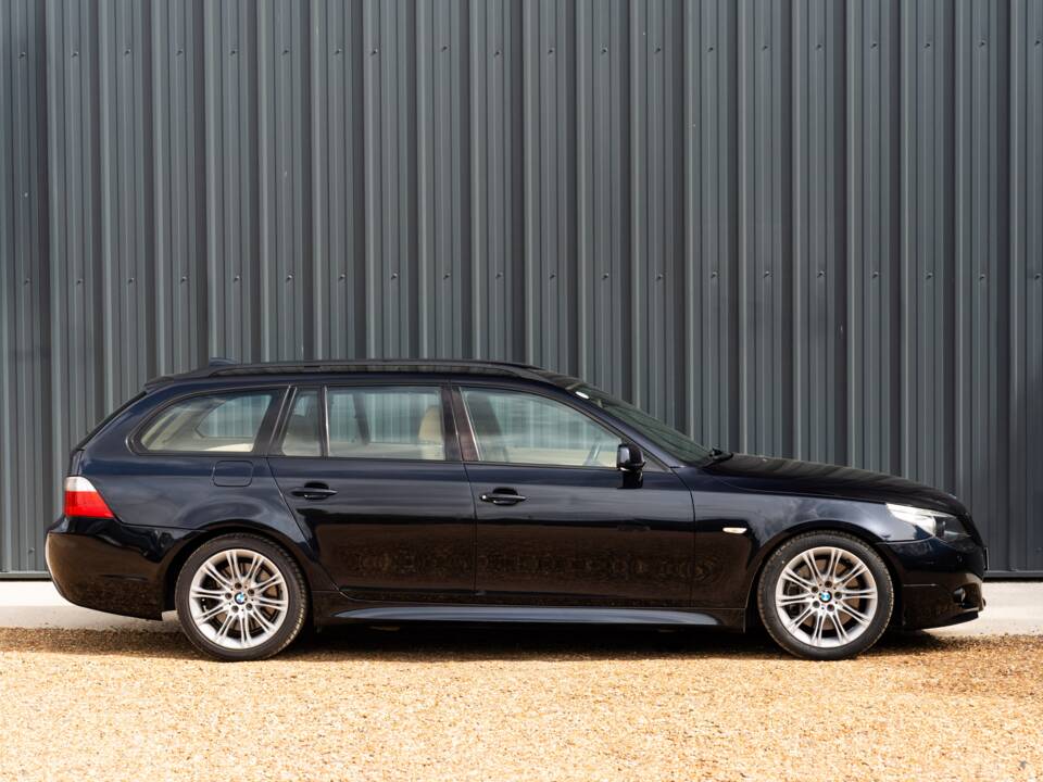 Imagen 44/65 de BMW 545i Touring (2005)