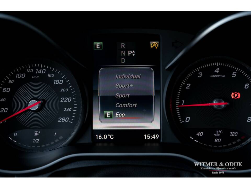 Imagen 21/29 de Mercedes-Benz C 180 T (2016)