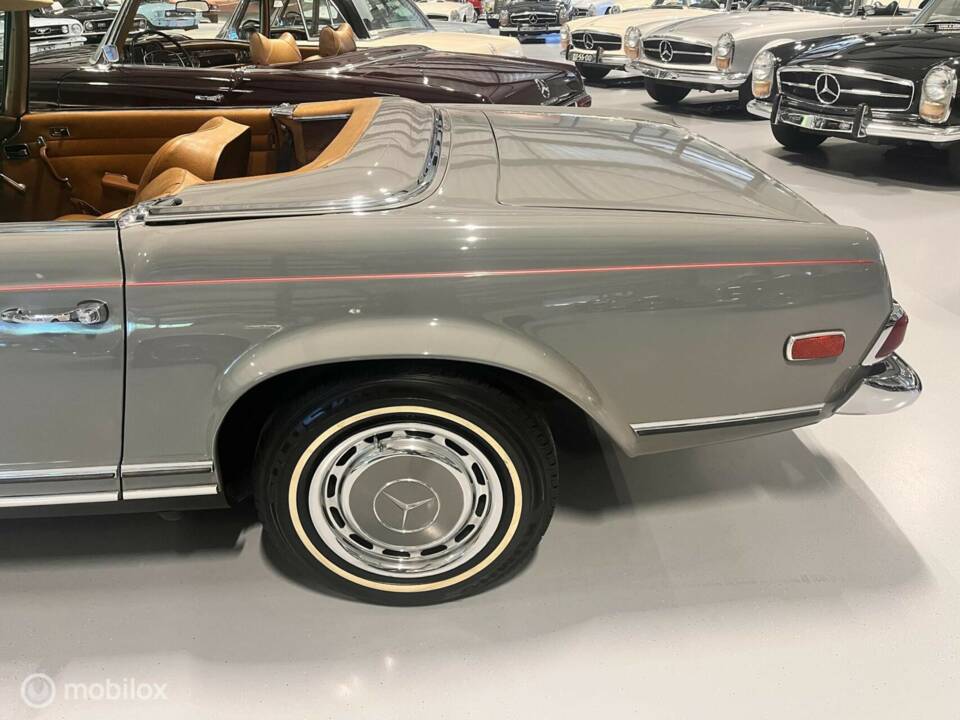Immagine 7/33 di Mercedes-Benz 280 SL (1968)