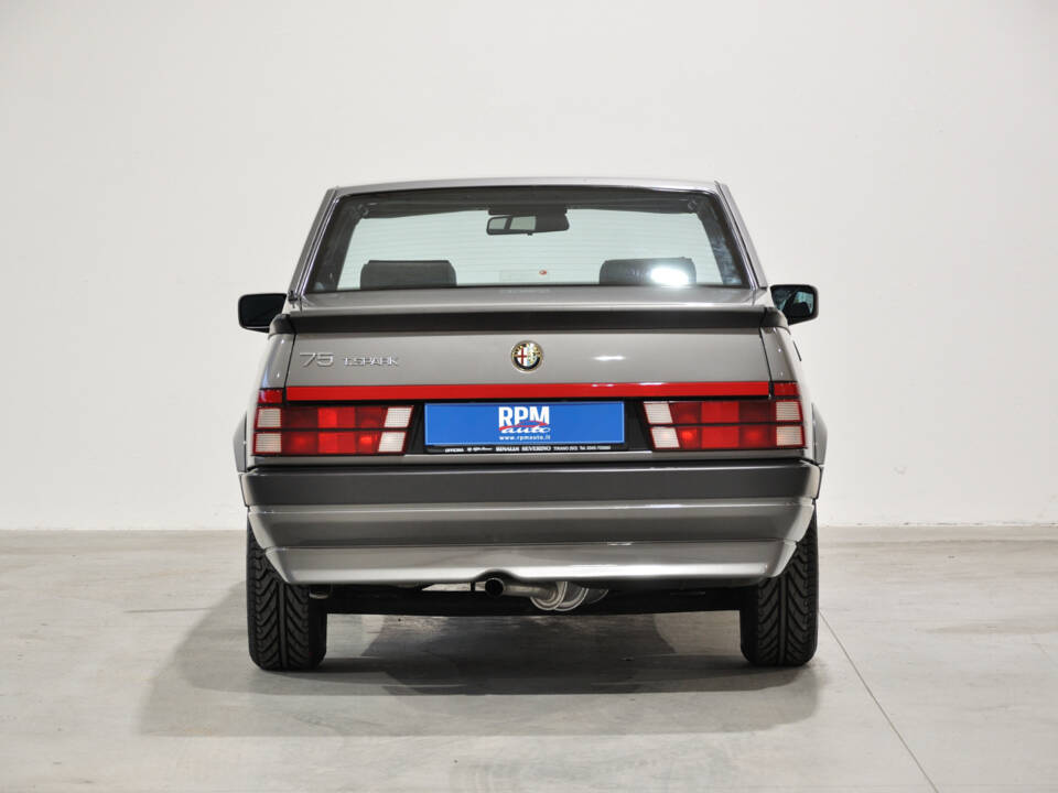 Imagen 24/34 de Alfa Romeo 75 2.0 Twin Spark (1991)