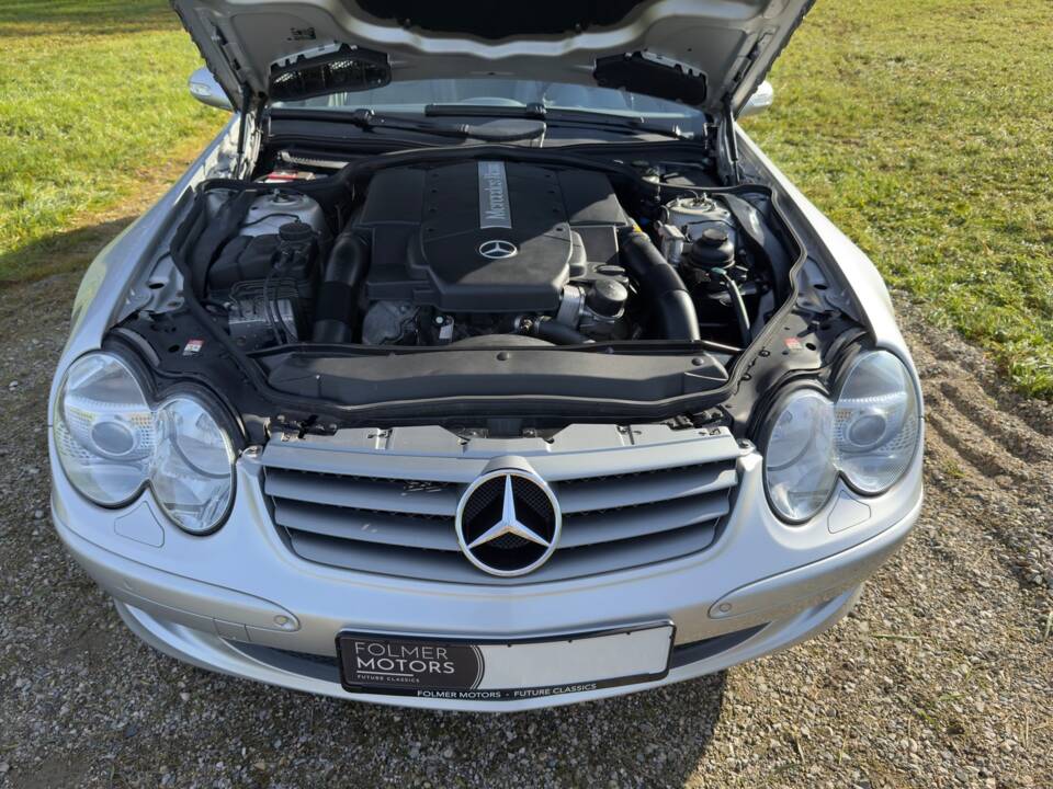 Immagine 13/20 di Mercedes-Benz SL 500 (2002)