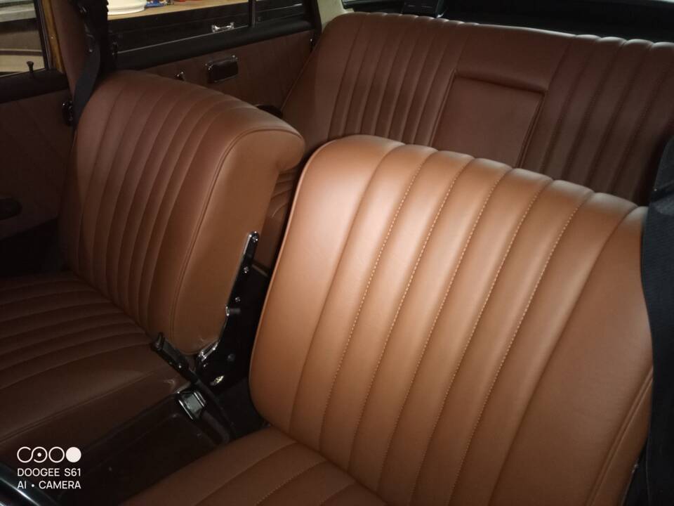 Bild 6/6 von Mercedes-Benz 220 S b (1965)
