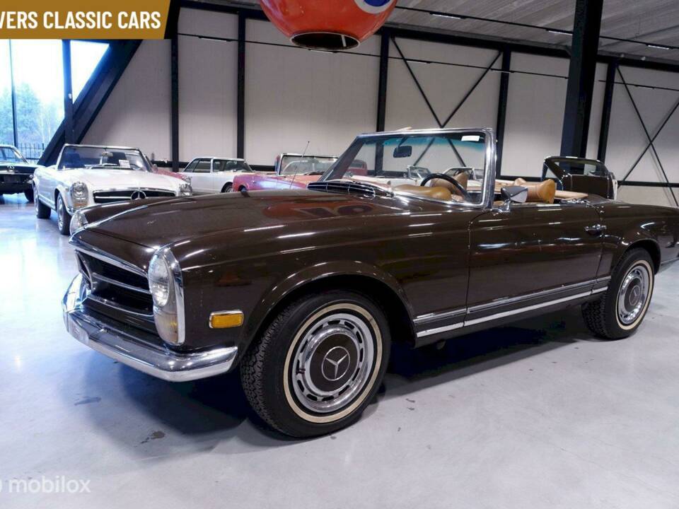 Immagine 2/11 di Mercedes-Benz 280 SL (1968)