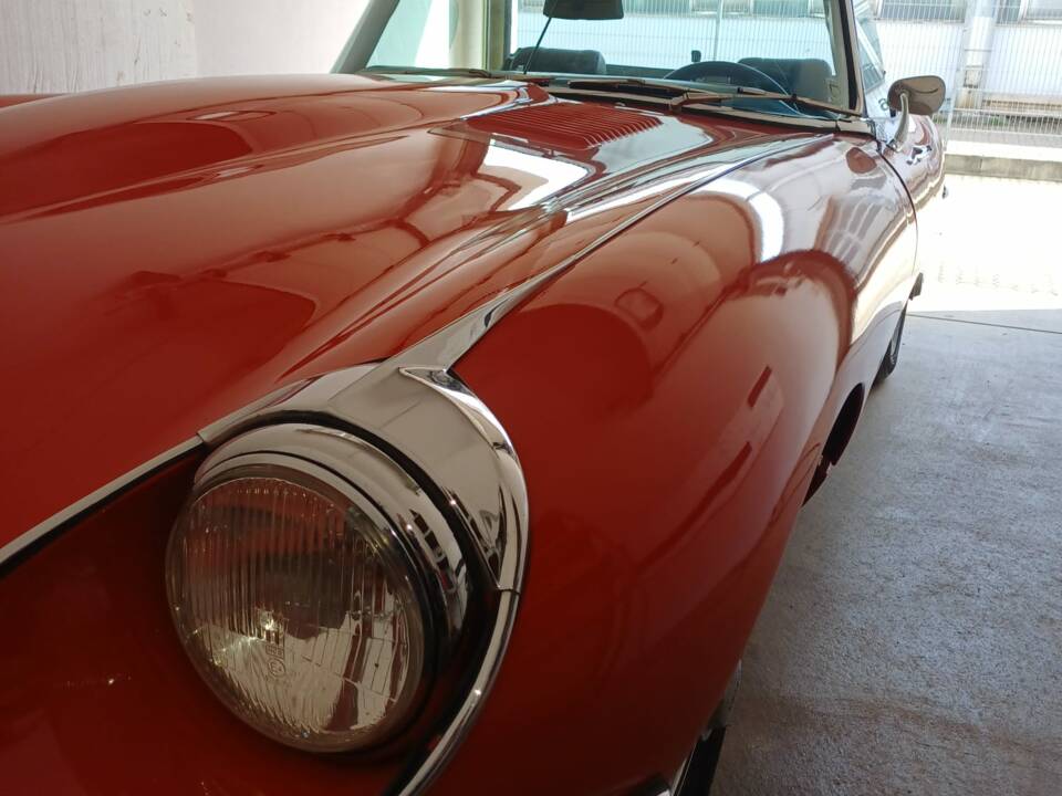 Bild 7/10 von Jaguar E-Type (1969)