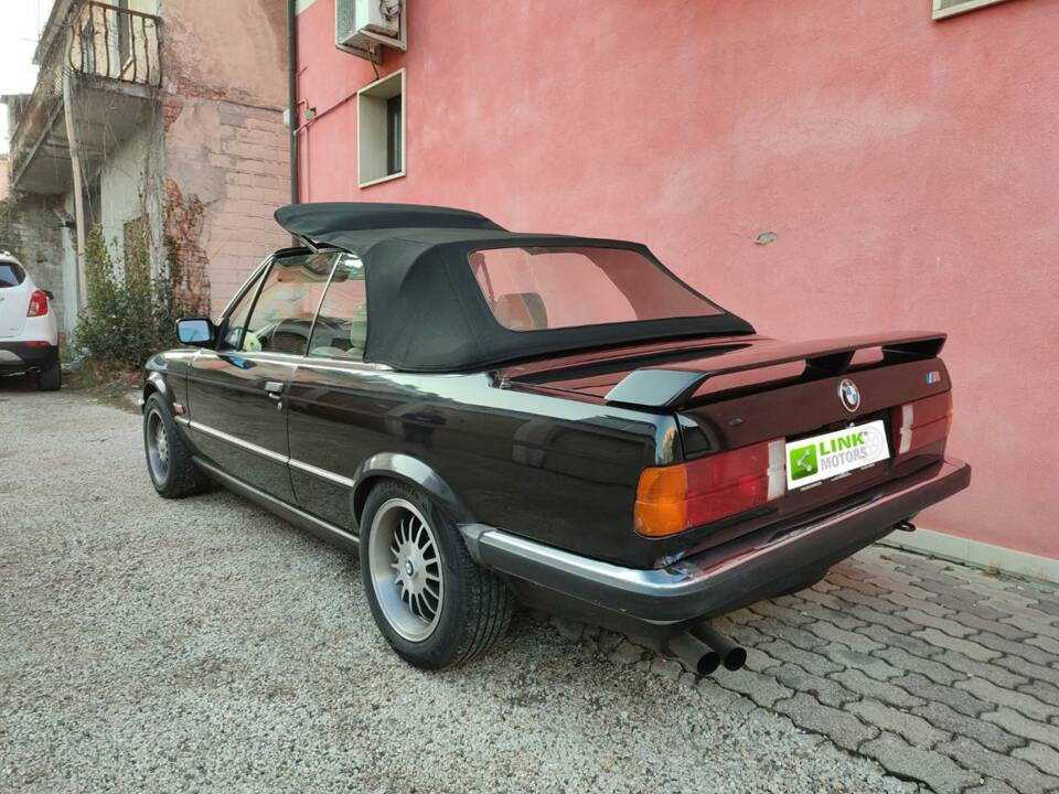 Afbeelding 4/9 van BMW 320i (1989)