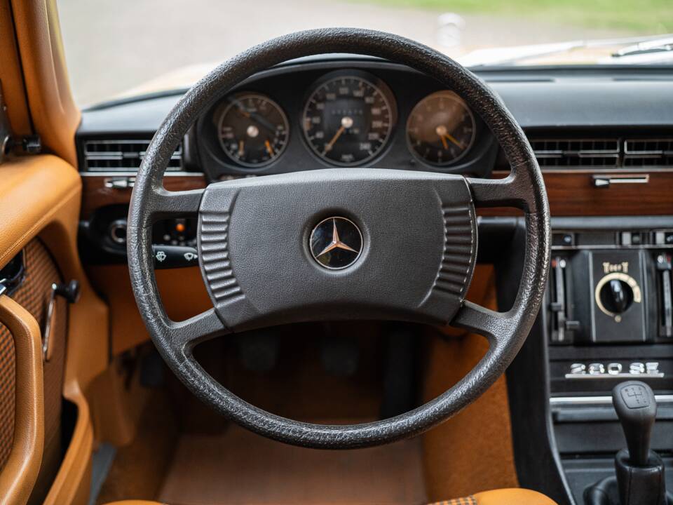 Afbeelding 24/75 van Mercedes-Benz 280 SE (1976)
