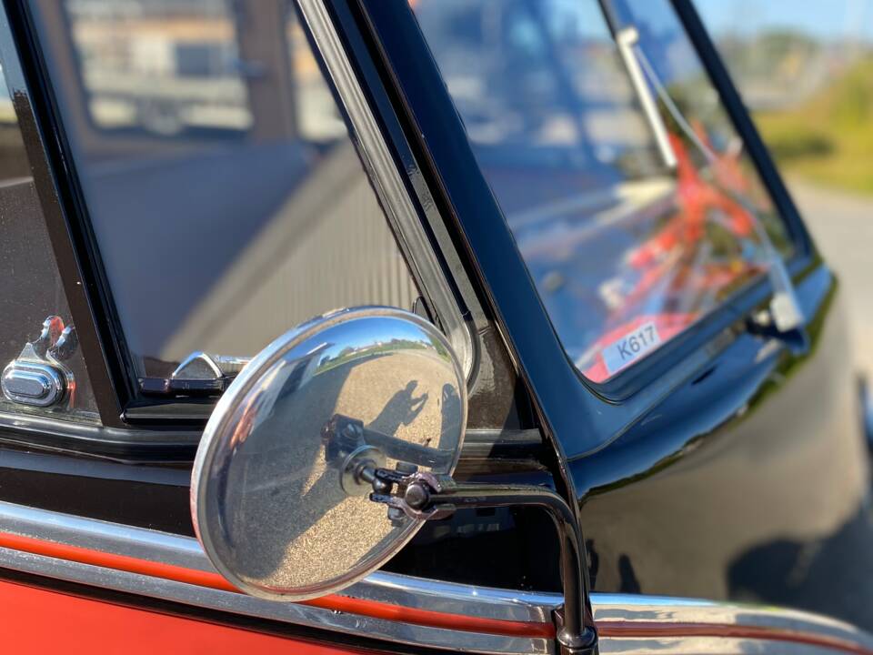 Immagine 22/61 di Volkswagen T1 Samba 1.2 (1958)