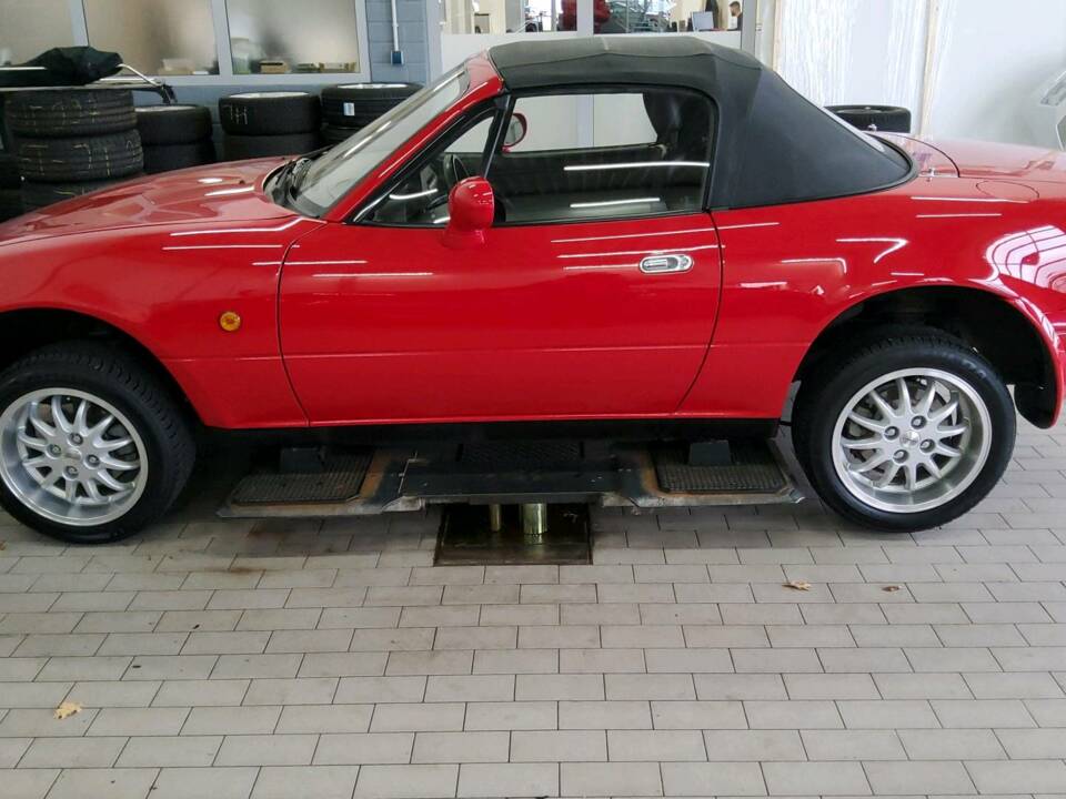 Image 37/56 de Mazda MX-5 1.8 (1995)