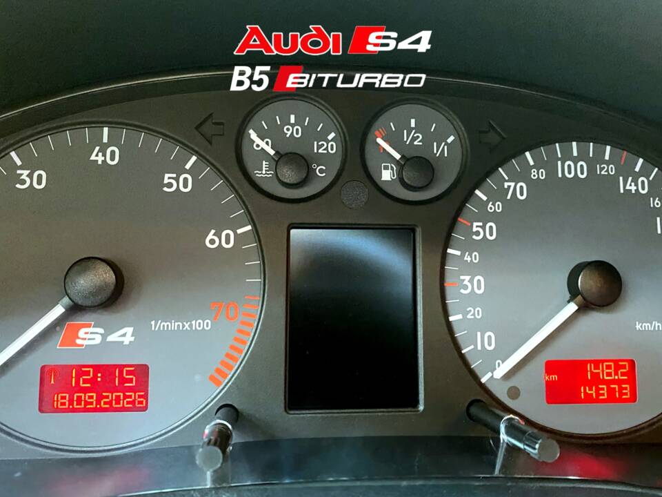 Image 22/50 of Audi S4 Avant (2001)