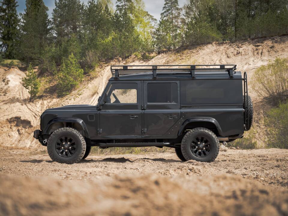 Image 9/41 of Land Rover Defender 110 (1992)