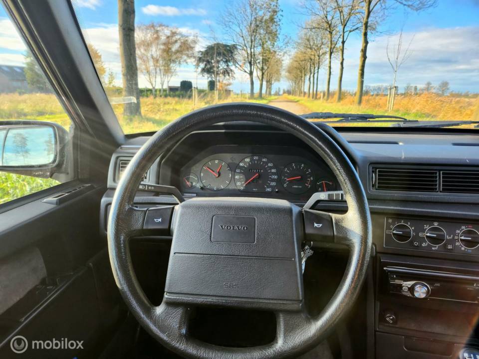 Bild 15/34 von Volvo 940 2.3i (1994)