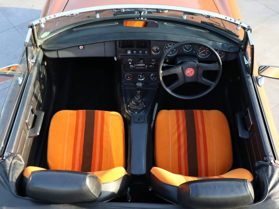 Image 33/50 of MG MGB Limited Edition (1981)
