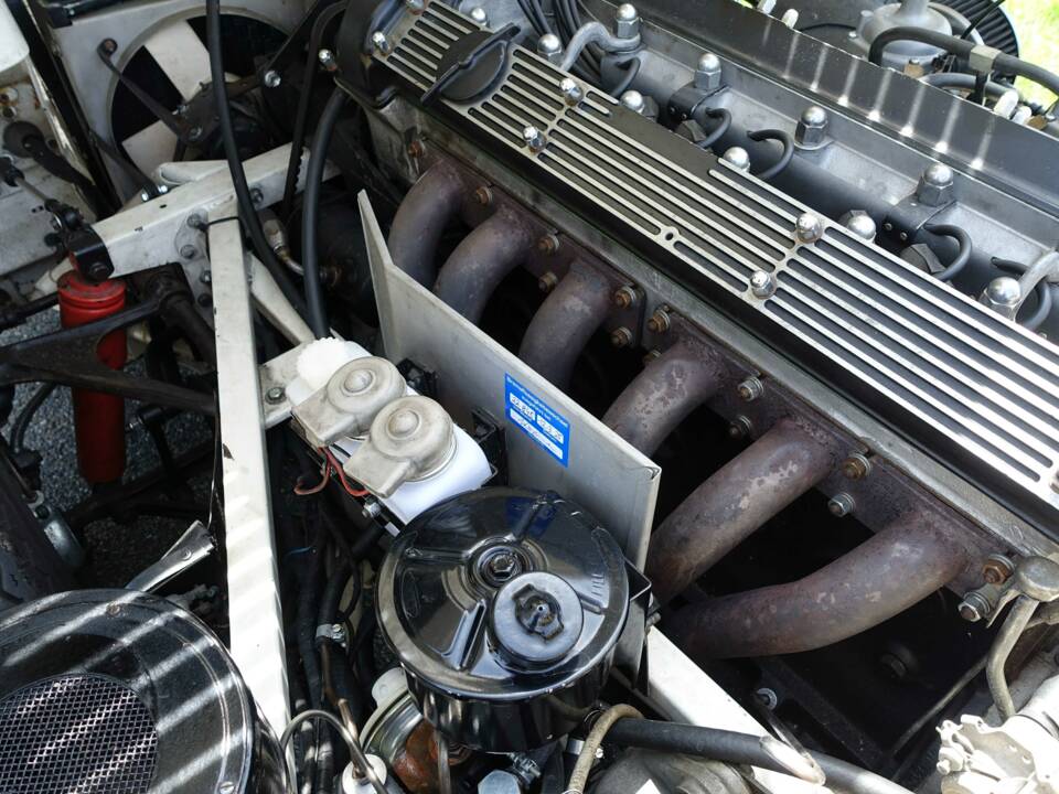 Image 20/39 de Jaguar XK-E (2+2) (1970)