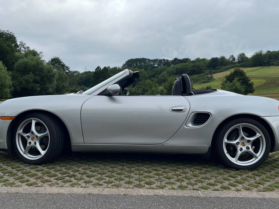 Image 46/49 of Porsche Boxster (1998)
